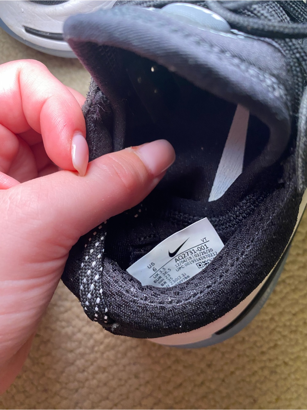 Nike Black and White Knit Sneakers - Picture 5 of 5